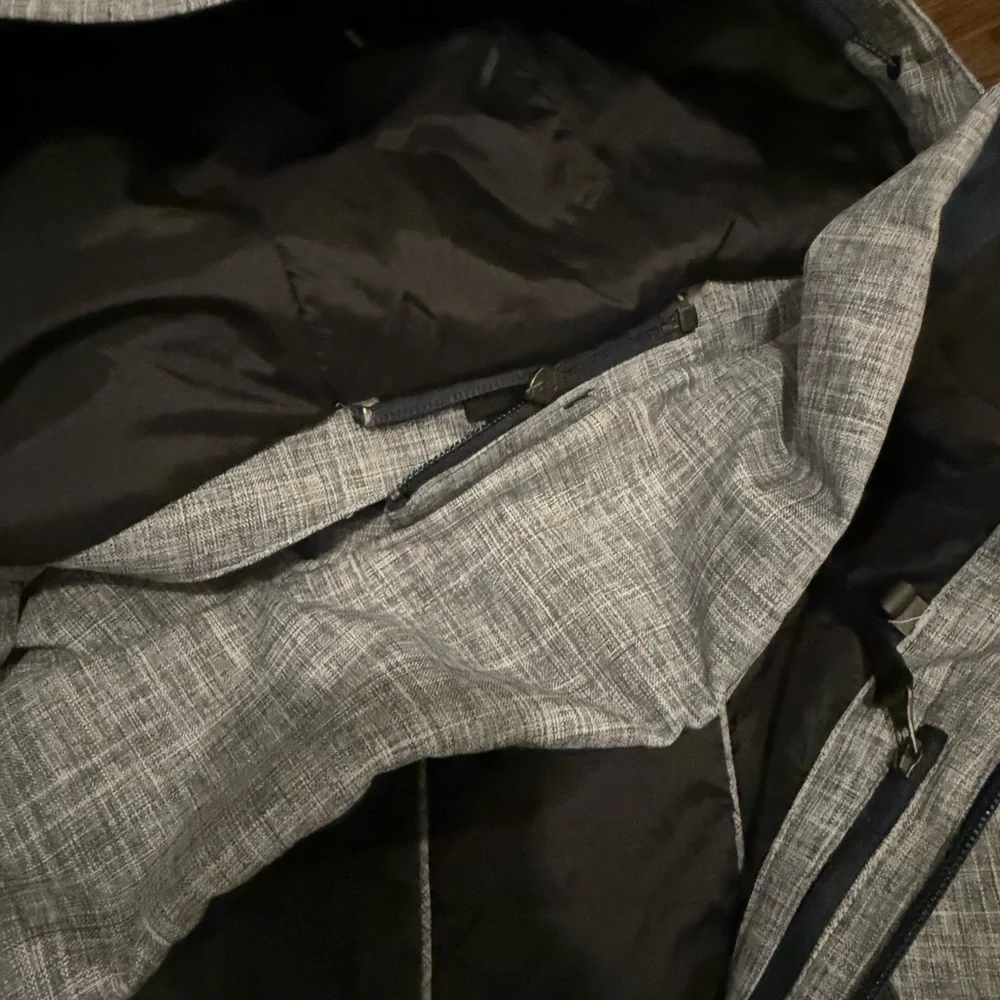 Men’s obermeyer ski Hooded Jacket- small - Picture 5 of 5